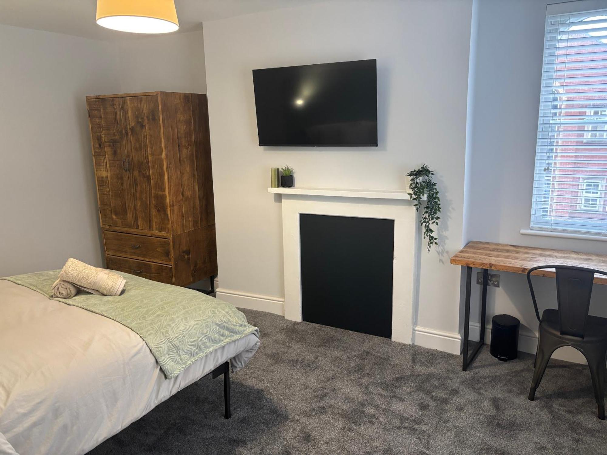 Brand New Centre - Free Offsite Parking Available Apartment *